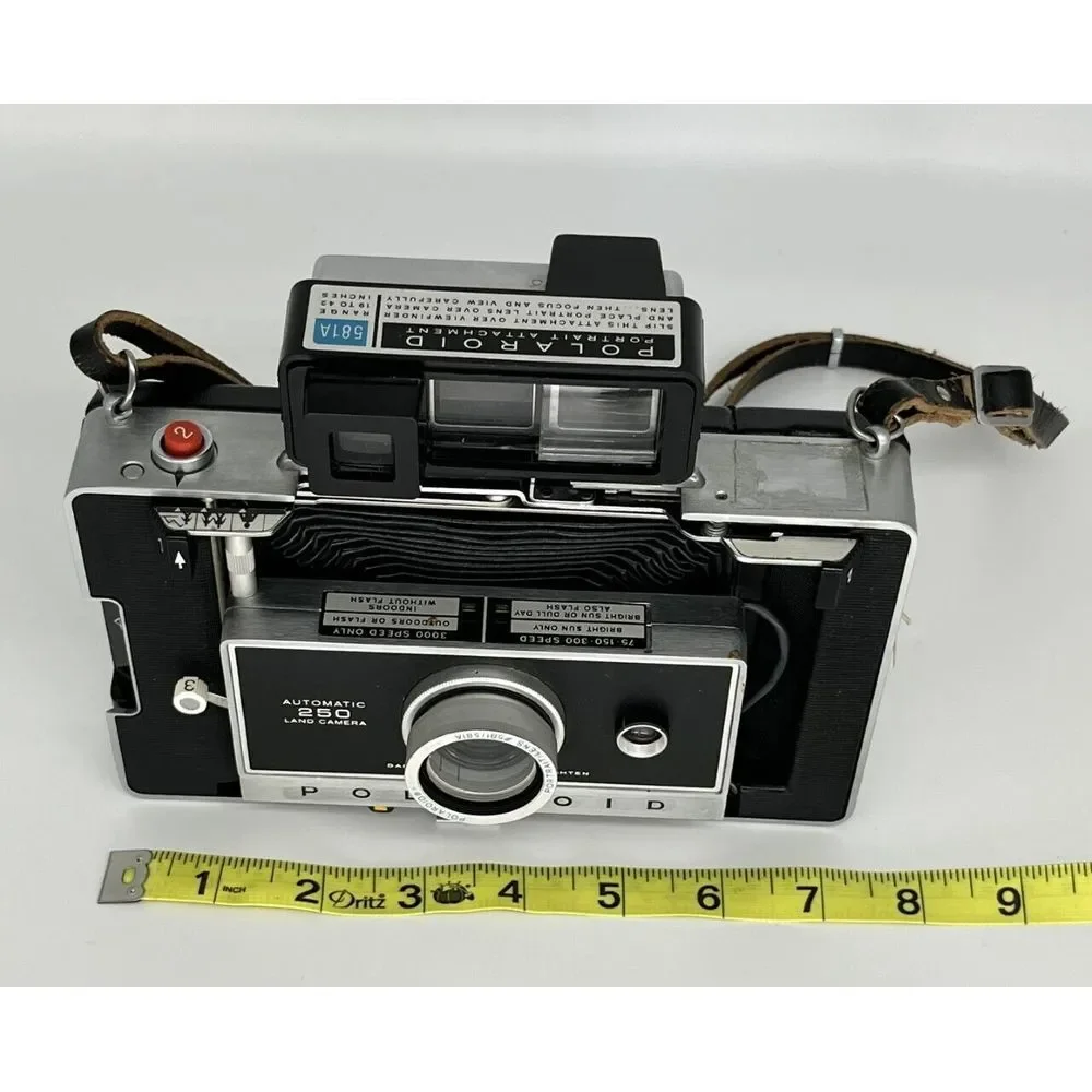 Vintage Polaroid Automatic 250 Instant Film Land Camera w‎ Zeiss Viewfinder